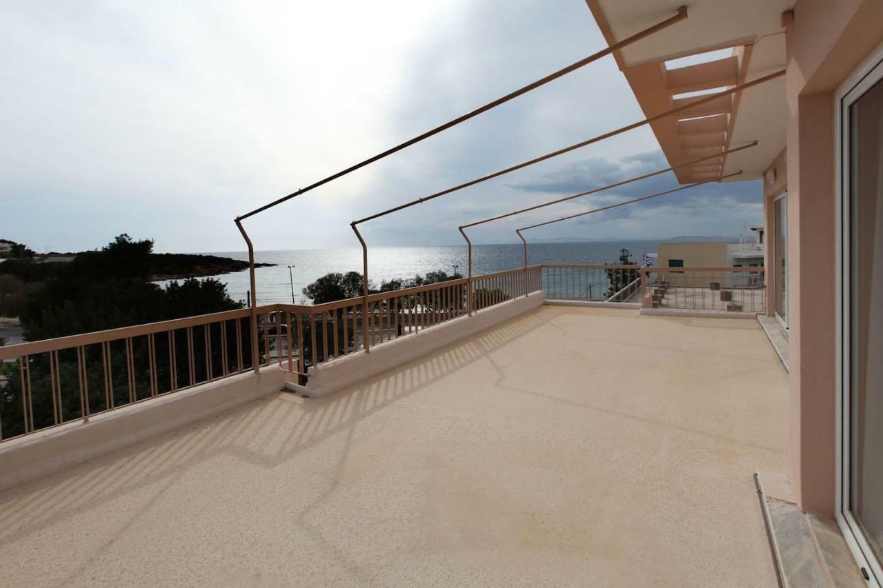 Seaside Renovated Top Floor Apartment Saronida Bagian luar foto