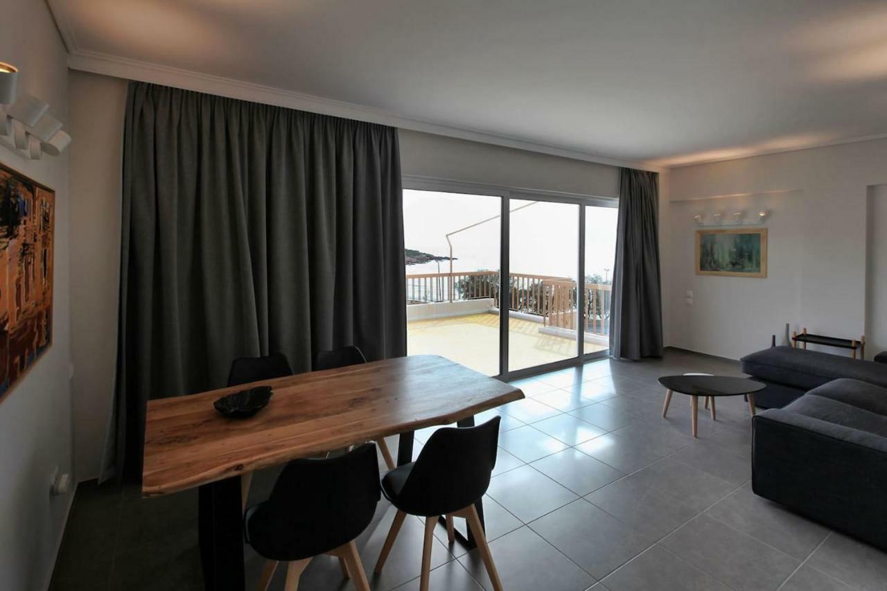 Seaside Renovated Top Floor Apartment Saronida Bagian luar foto