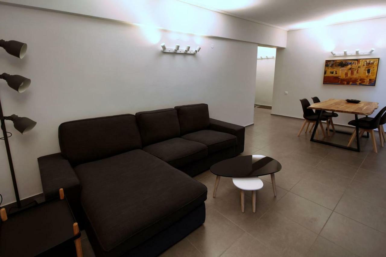 Seaside Renovated Top Floor Apartment Saronida Bagian luar foto