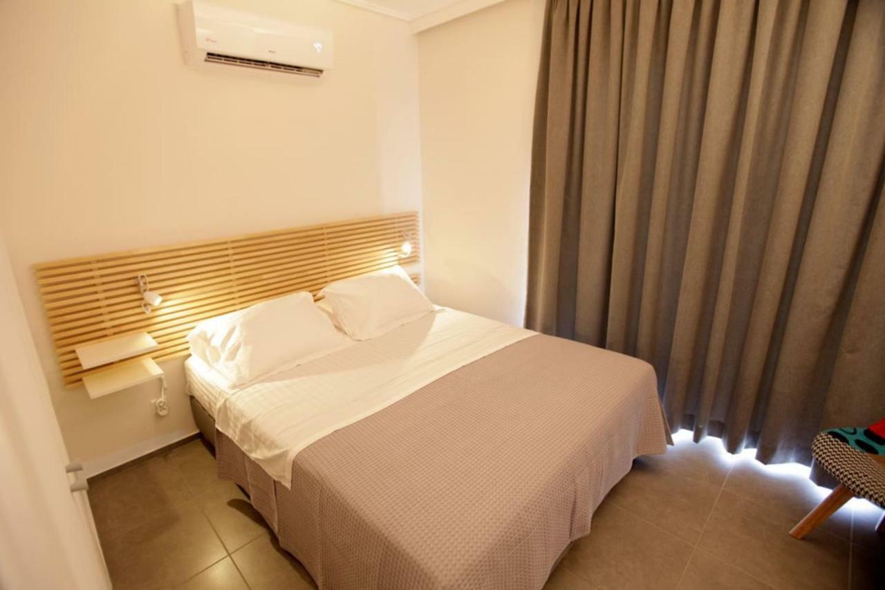 Seaside Renovated Top Floor Apartment Saronida Bagian luar foto