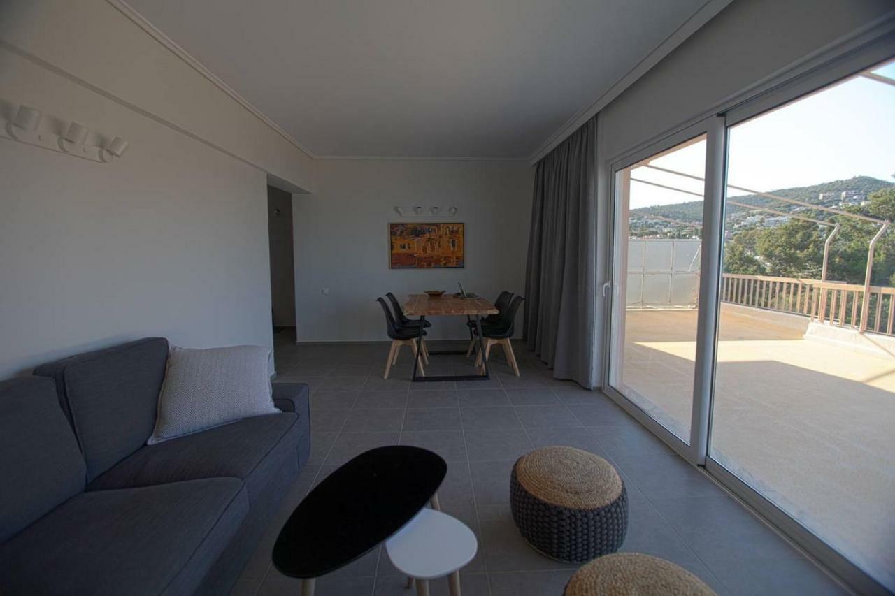 Seaside Renovated Top Floor Apartment Saronida Bagian luar foto